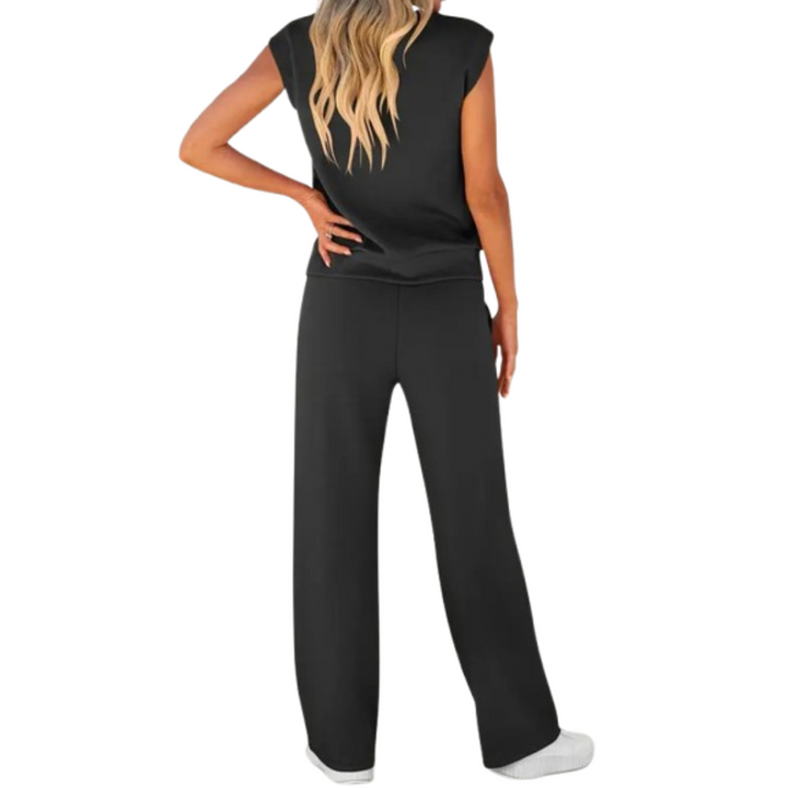 Comfortable women's soft summer lounge set, relaxed fit, perfect for ultimate everyday relaxation.