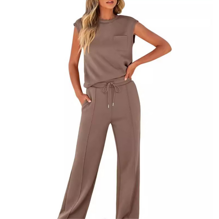 Comfortable women's breathable summer matching lounge set, ideal for relaxed everyday wear.