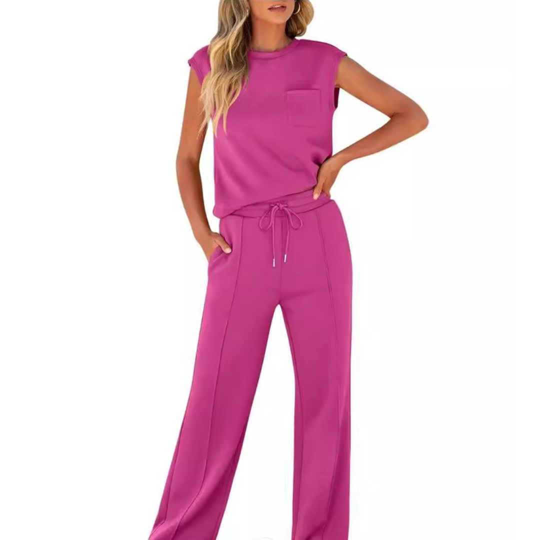 Stylish women's relaxed fit casual set for summer, soft fabric & chic for warm weather.
