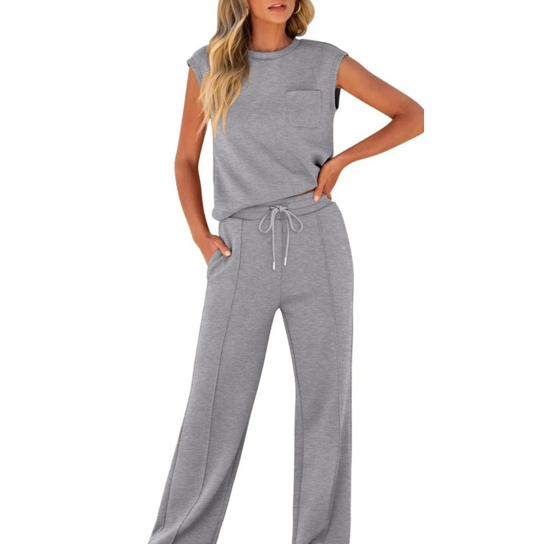 Relaxed fit women's summer lounge set, soft & comfortable matching outfit, breathable fabric.