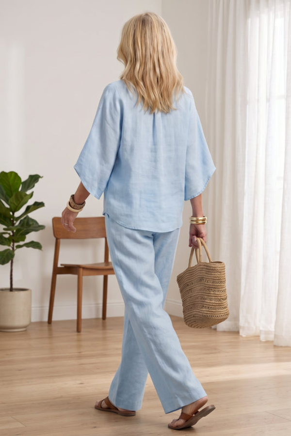 Comfortable women's two-piece set, ideal for casual outings, travel, or relaxing at home.