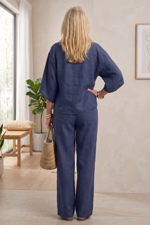 Effortlessly comfortable women's two-piece set, a versatile casual outfit for any relaxed occasion.