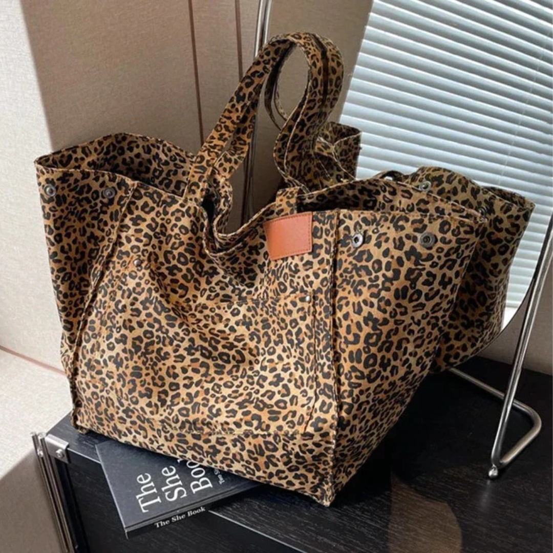 Large capacity leopard print shoulder bag, a fashionable and practical accessory for women.