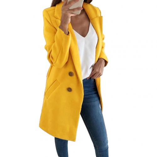 Elegant women's outerwear: a stylish long blazer coat, perfect for fall/winter fashion.
