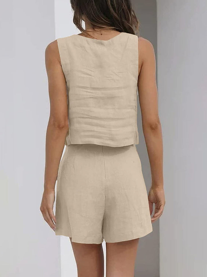 Summer ready women's matching crop top & shorts set, a comfortable and stylish vacation outfit.