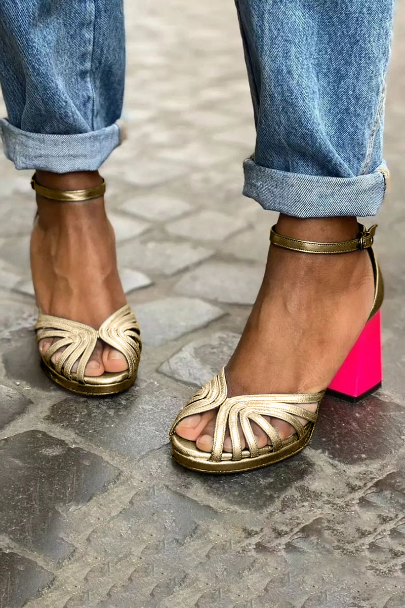 Elegant women's ankle strap sandals. Versatile open-toe summer shoes, perfect for a stylish and comfortable look.