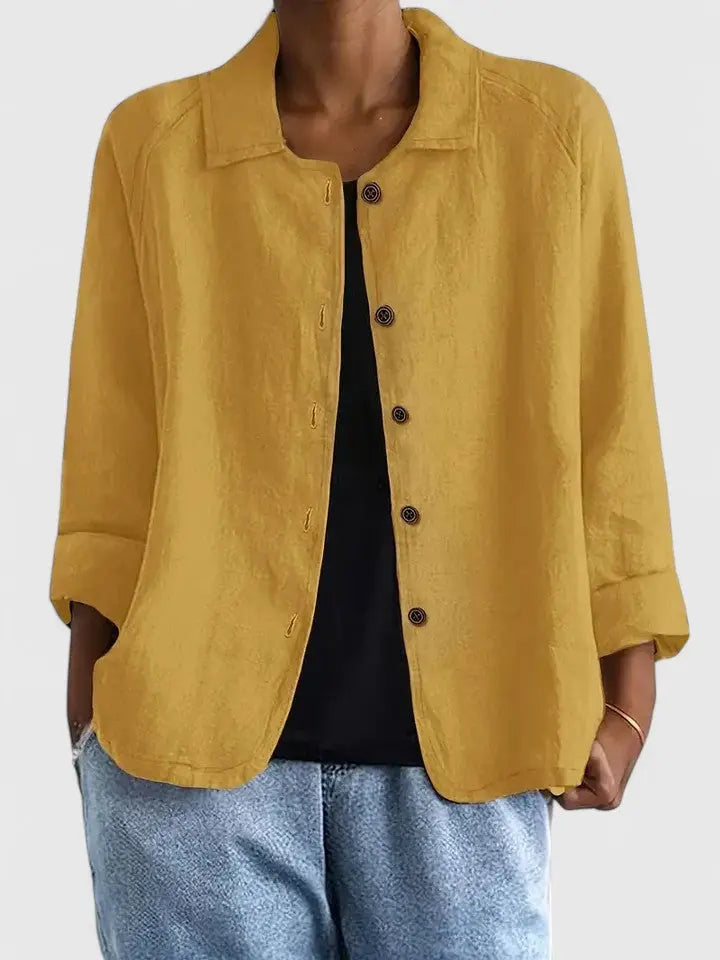 Basic women's lightweight top, a comfy and essential piece for any modern wardrobe.