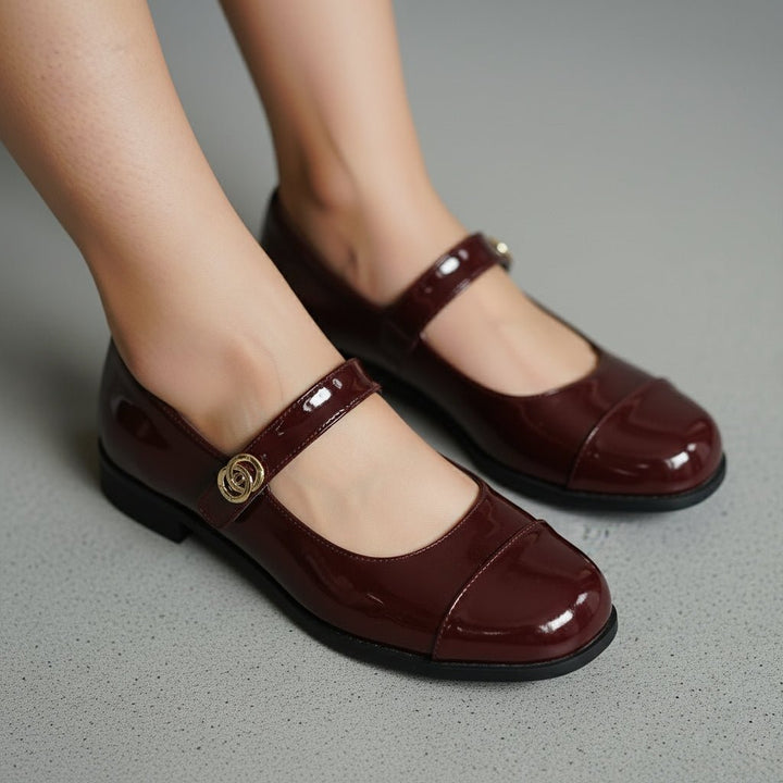 Smart casual women's Mary Jane flats, featuring a wide toe box and orthopedic arch support.