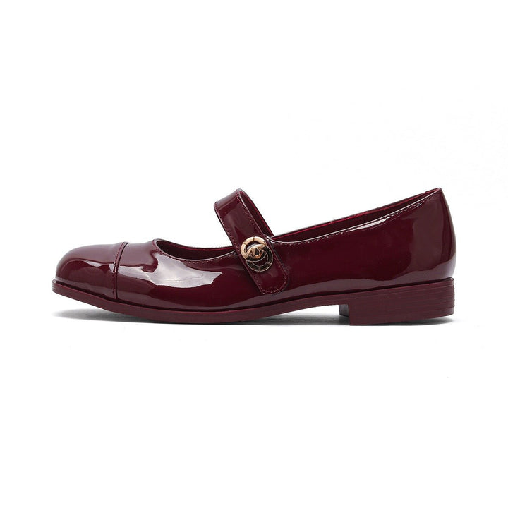 Durable women's Mary Jane flats with a wide toe box, providing excellent arch support for walking.