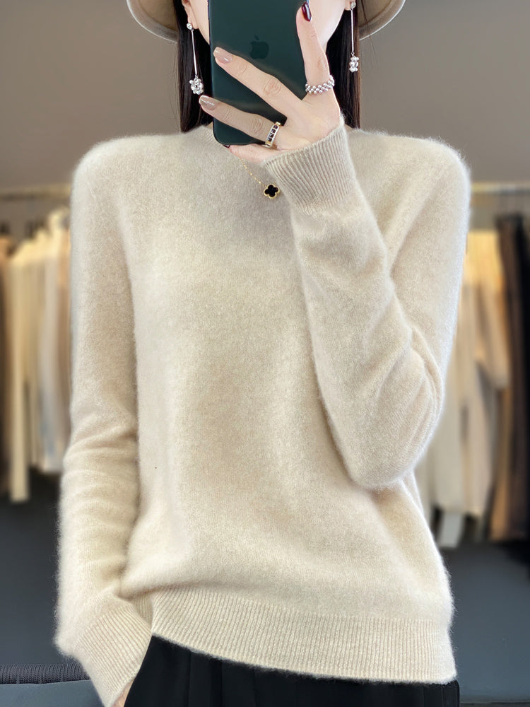 Versatile long sleeve women's pullover sweater, perfect for casual everyday outfits.