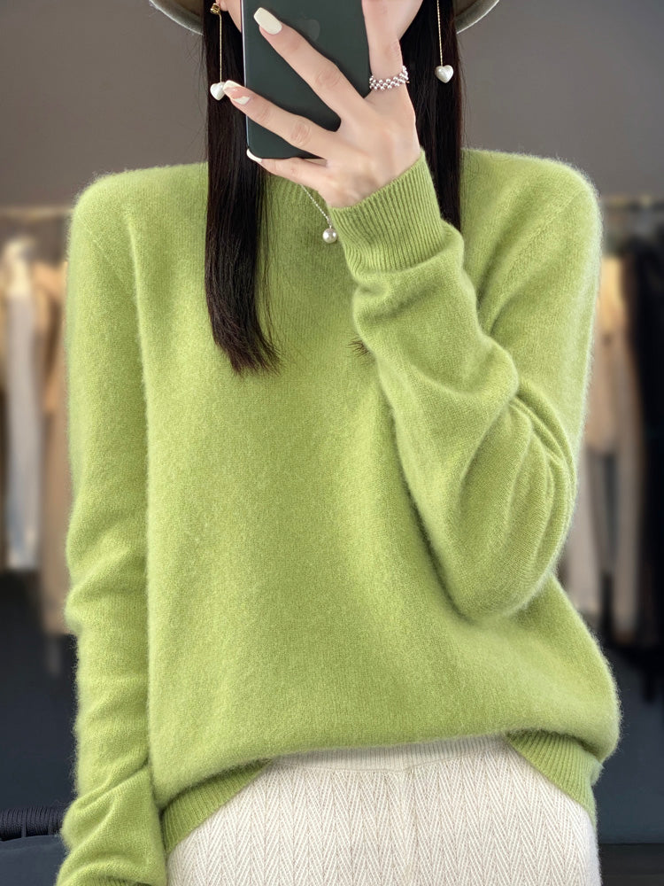 Winter warm women's classic round neck pullover, soft knit for everyday comfort.