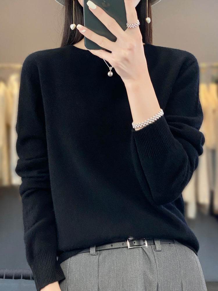 Classic round neck women's top, long sleeve pullover sweater, stylish and comfortable.