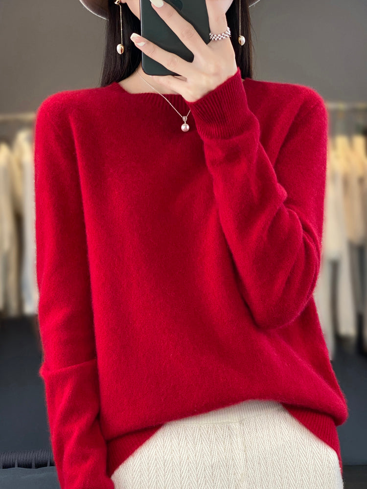 Everyday comfort women's long sleeve pullover sweater, versatile knitwear.