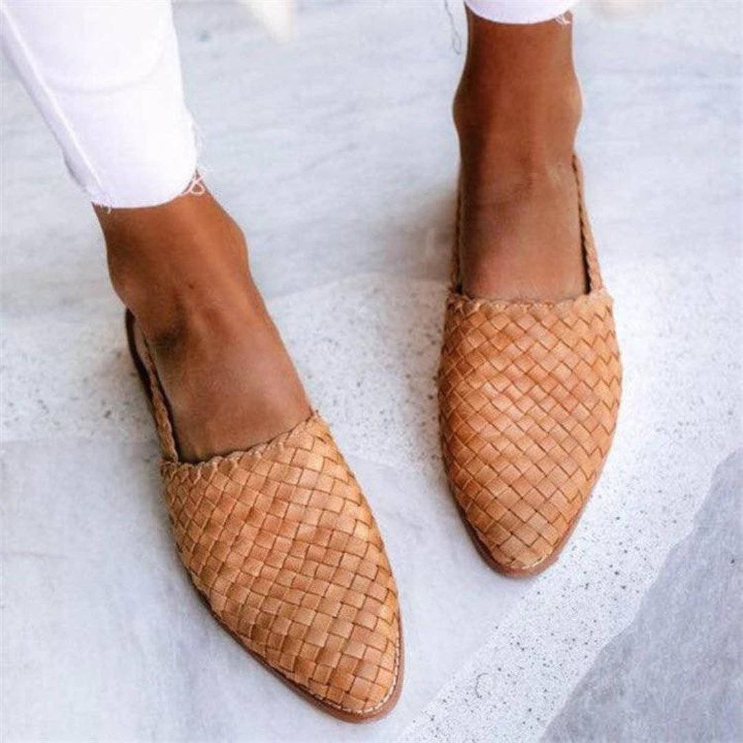 Comfortable women's woven ballet flats. Stylish classic slip-on shoes for summer casual wear.
