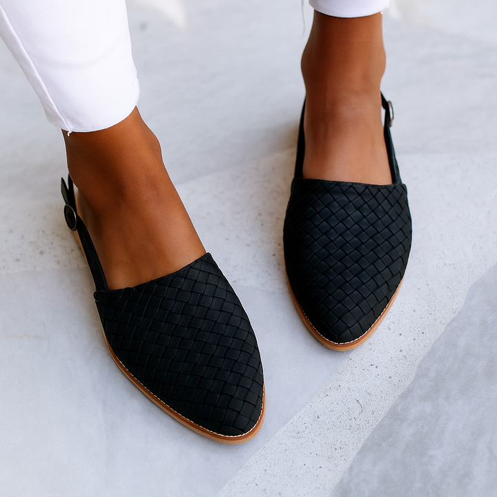 Versatile women's slip-on mules, closed-toe flat style. Elegant & comfortable for everyday casual wear.
