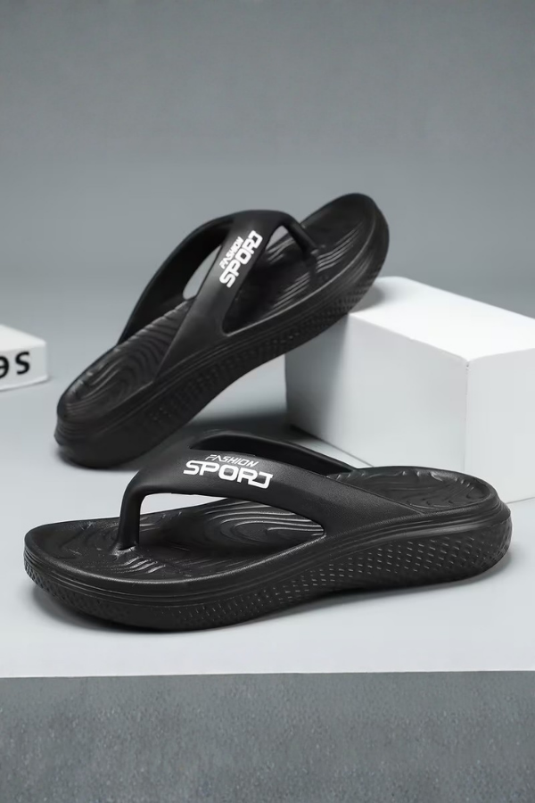 Lightweight women's cushioned flip flops, cloud-like comfort for beach, pool, and casual summer days.