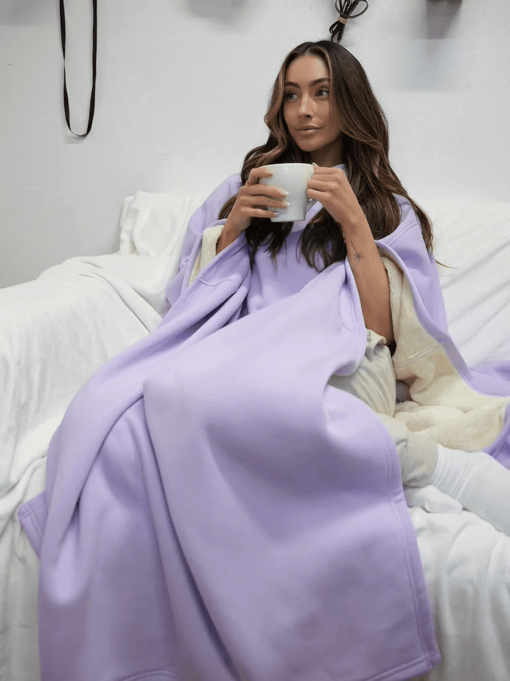 Cozy oversized women's hoodie, relaxed fit, perfect lounge wear & casual style.