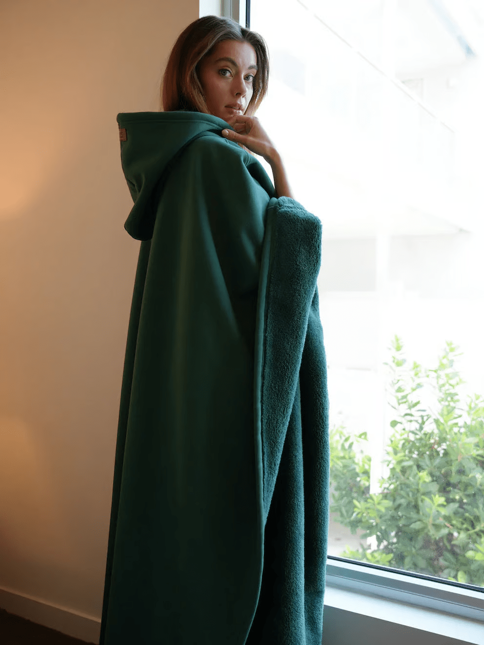 Soft anti-stress women's hoodie, ideal for ultimate relaxation & comfort.