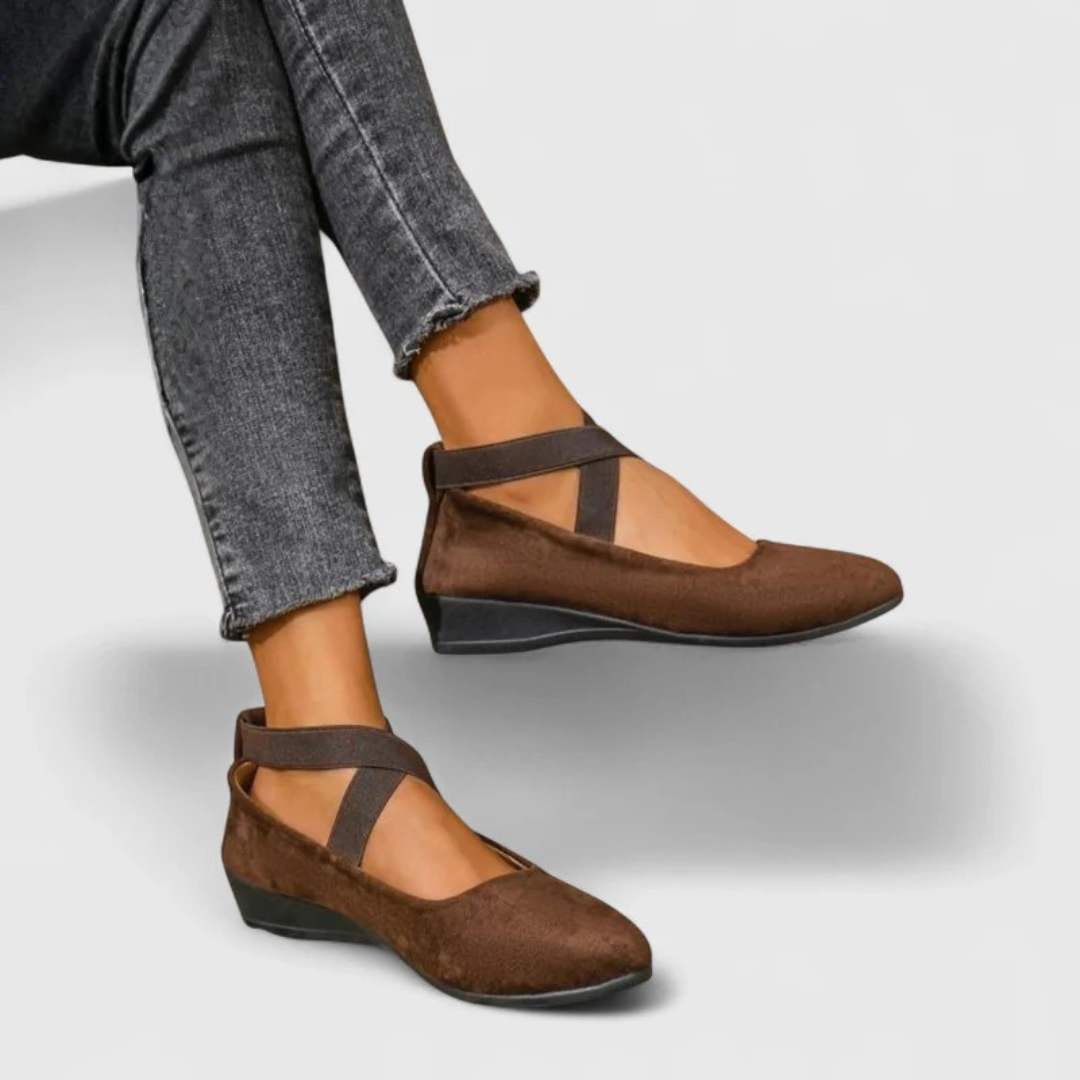 Ladies open-toe summer sandals, offering superior comfort and a flexible, lightweight sole for warm weather.