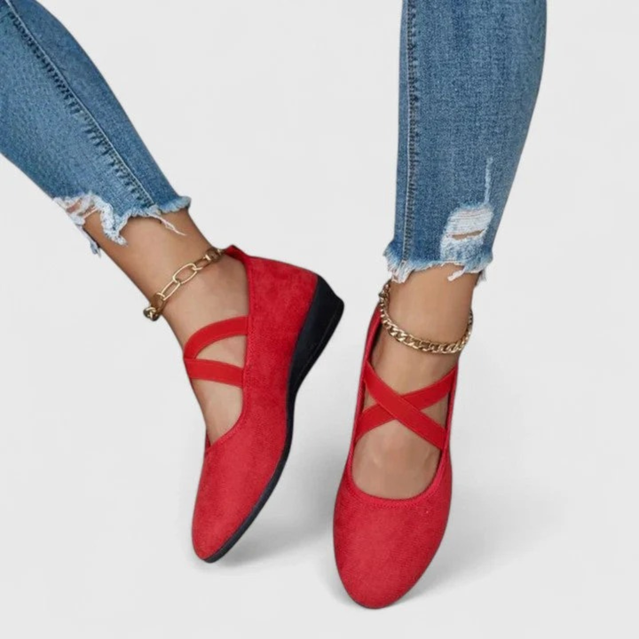 Women's casual open-toe sandals with a flexible sole, perfect for all-day comfort and summer wear.
