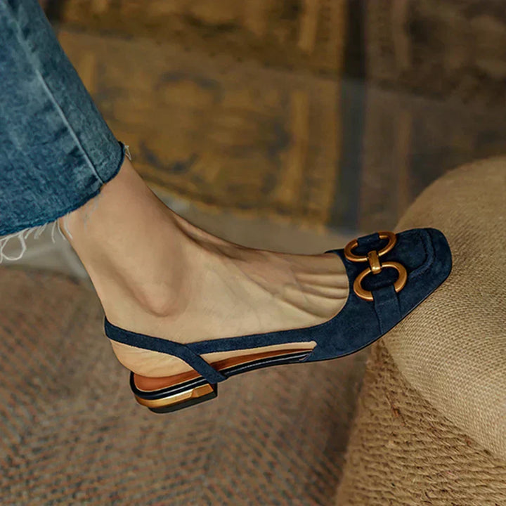 Stylish women's walking sandals featuring a supportive cushioned footbed, ideal for casual summer days.