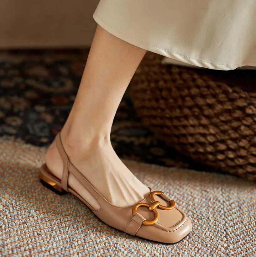 Versatile women's comfort sandals, great for everyday wear, with soft cushioning and adjustable fit.