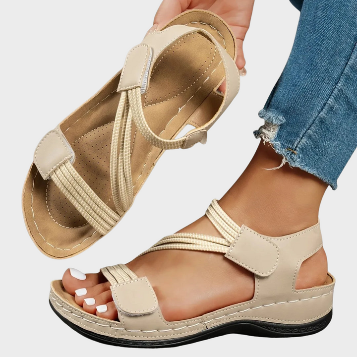 Women's comfort sandals with adjustable straps & cushioned insole for personalized fit, perfect for daily wear.