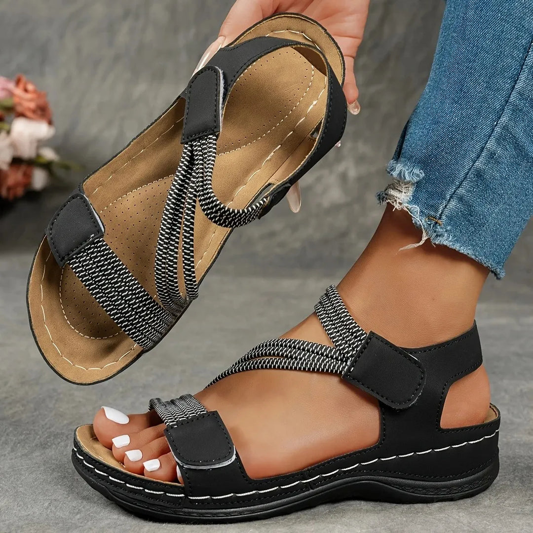 Chic women's adjustable comfort sandals ensuring a personalized fit for all-day walking & summer activities.