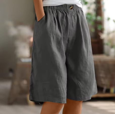 Casual women's pull-on shorts with elastic waistband for ultimate comfort and relaxed fit.