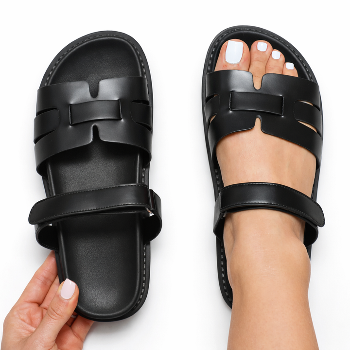 Stylish flat women's casual sandals with adjustable straps, perfect for summer walking & everyday comfort.