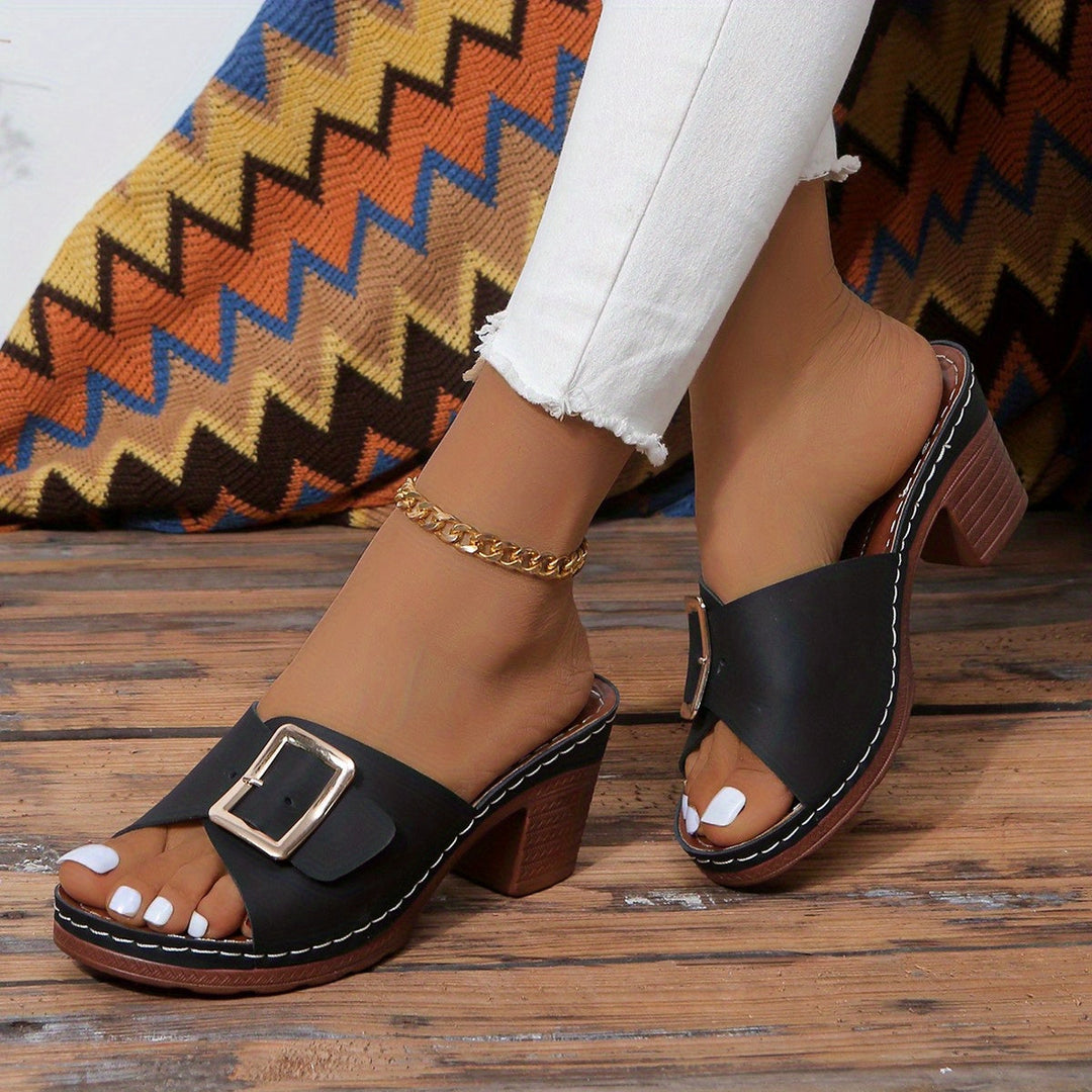 Women's comfortable casual sandals for everyday style, easy slip-on design.