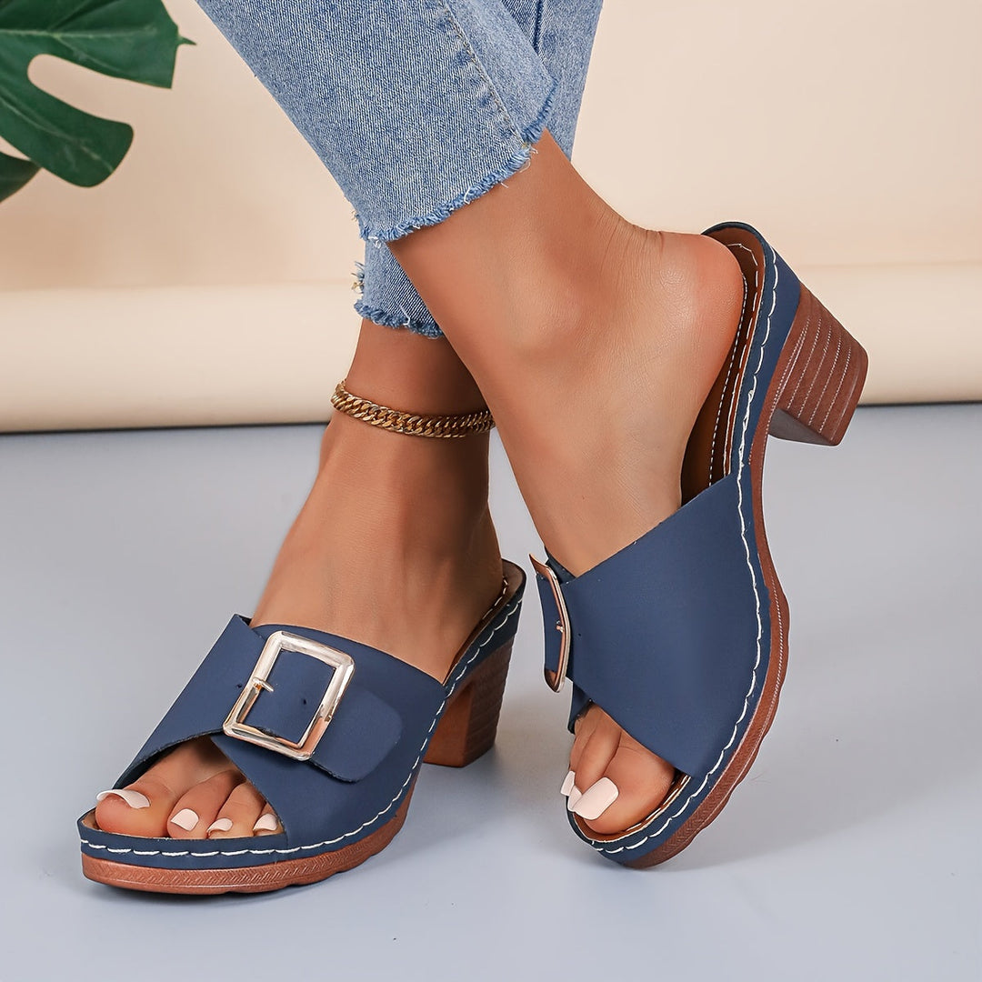Classic women's casual sandals, comfortable and stylish slip-on flats for everyday summer wear.