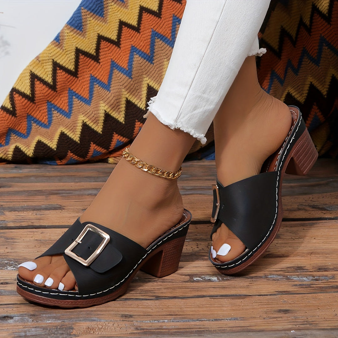 Modern women's casual sandals, open-toe design for contemporary summer fashion & everyday comfort.