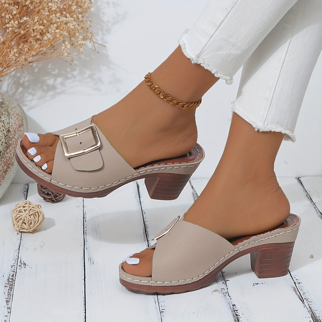 Easy-to-wear women's slip-on sandals, casual comfort for everyday summer style and ladies fashion.