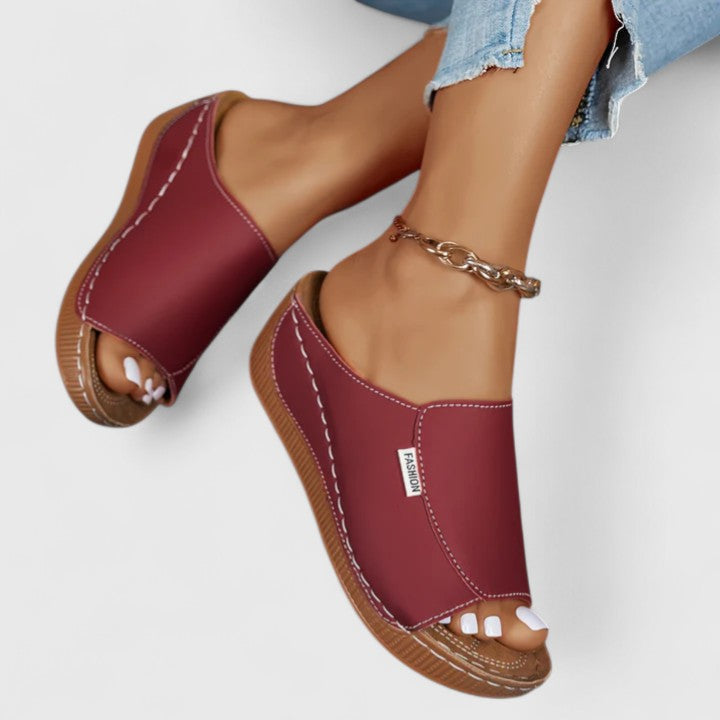 Women's elegant casual sandals, comfortable for everyday summer use, travel-friendly & versatile.