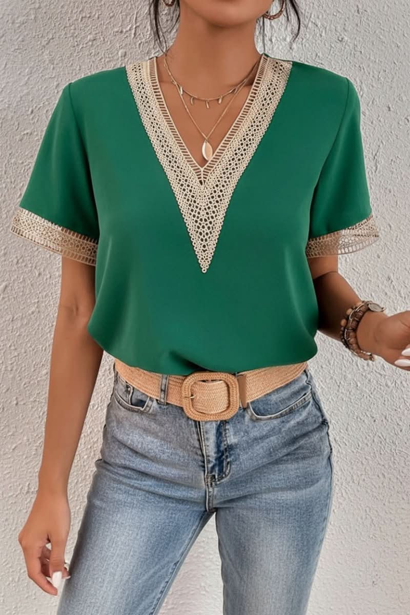 Chic women's t-shirt. Classic pullover top for versatile everyday style. Comfortable fashion essential.