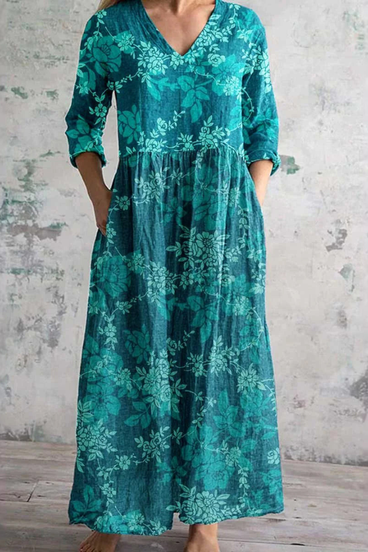 Casual yet elegant women's long dress, a comfortable and flowy option for any spring or summer event.