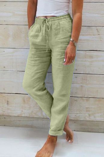 Comfortable women's flowy wide leg pants for everyday wear. Relaxed fit & chic style for summer fashion.