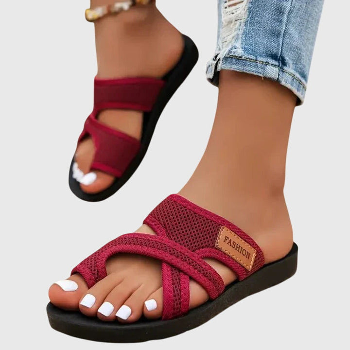Casual women's Elody #1114 slip-on sandals, featuring a comfortable mesh strap and platform design.