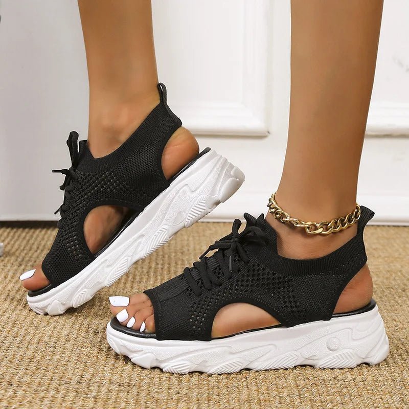 Stylish women's platform sandals, lace-up open toe, ideal for casual summer footwear.