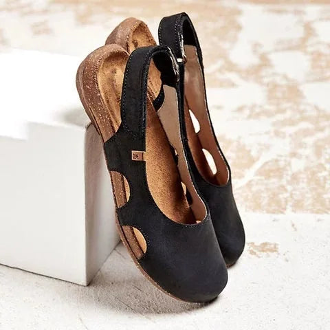 Women's comfortable slingback closed-toe flats, perfect for everyday wear and casual outfits. Elegant and versatile.