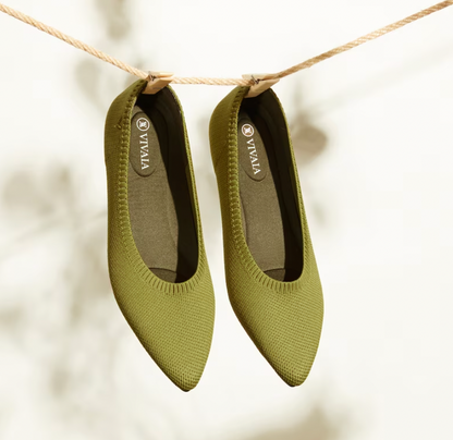 Elegant women's slip-on ballerinas, ideal for comfortable spring footwear.