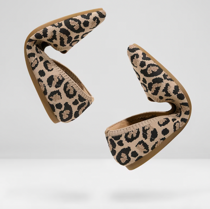 Women's comfy flat shoes, easy slip-on style, perfect for casual spring outfits.