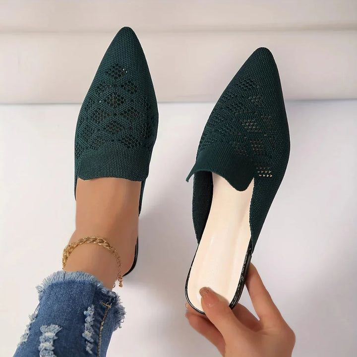 Casual women's flat mules, comfortable slip-on sandals for summer. Breathable and lightweight walking shoes.
