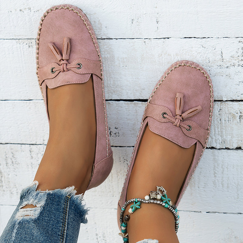 Women's comfortable loafers, cushioned slip-on shoes for casual and everyday wear.