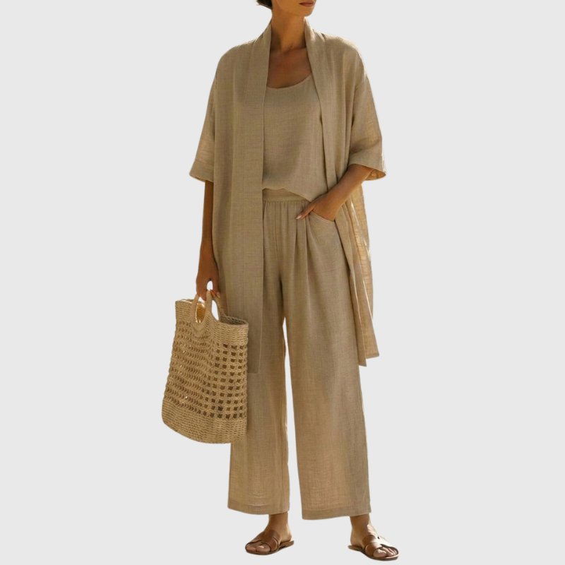 Stylish women's three-piece set for vacation. Comfortable, breathable loungewear with a relaxed fit.