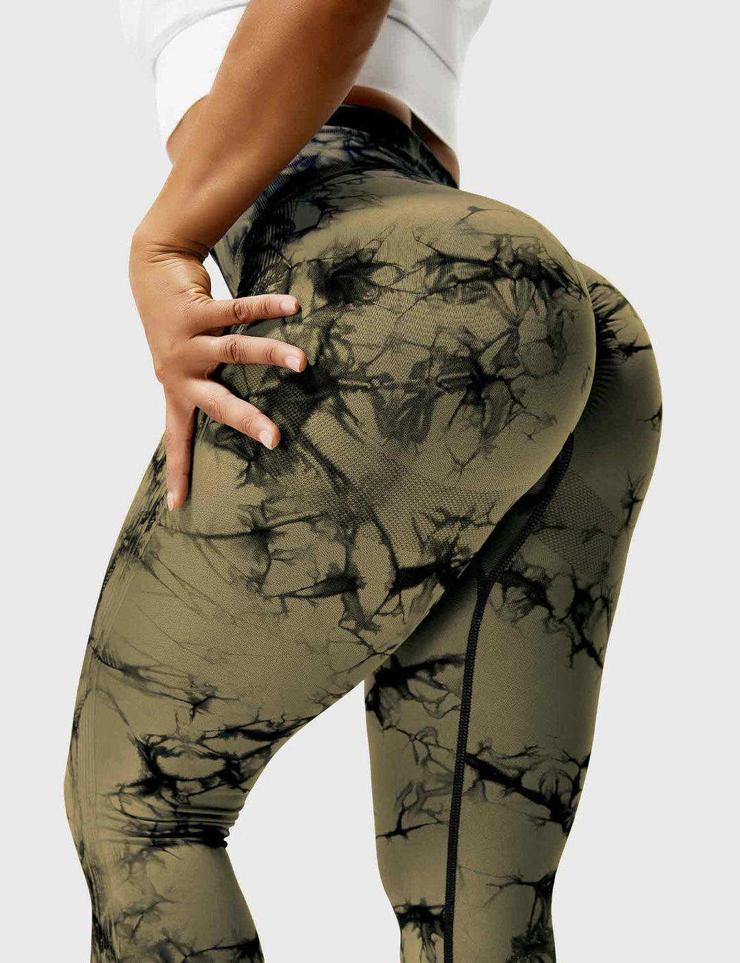 Flattering high-waist tie dye leggings for women's workout.