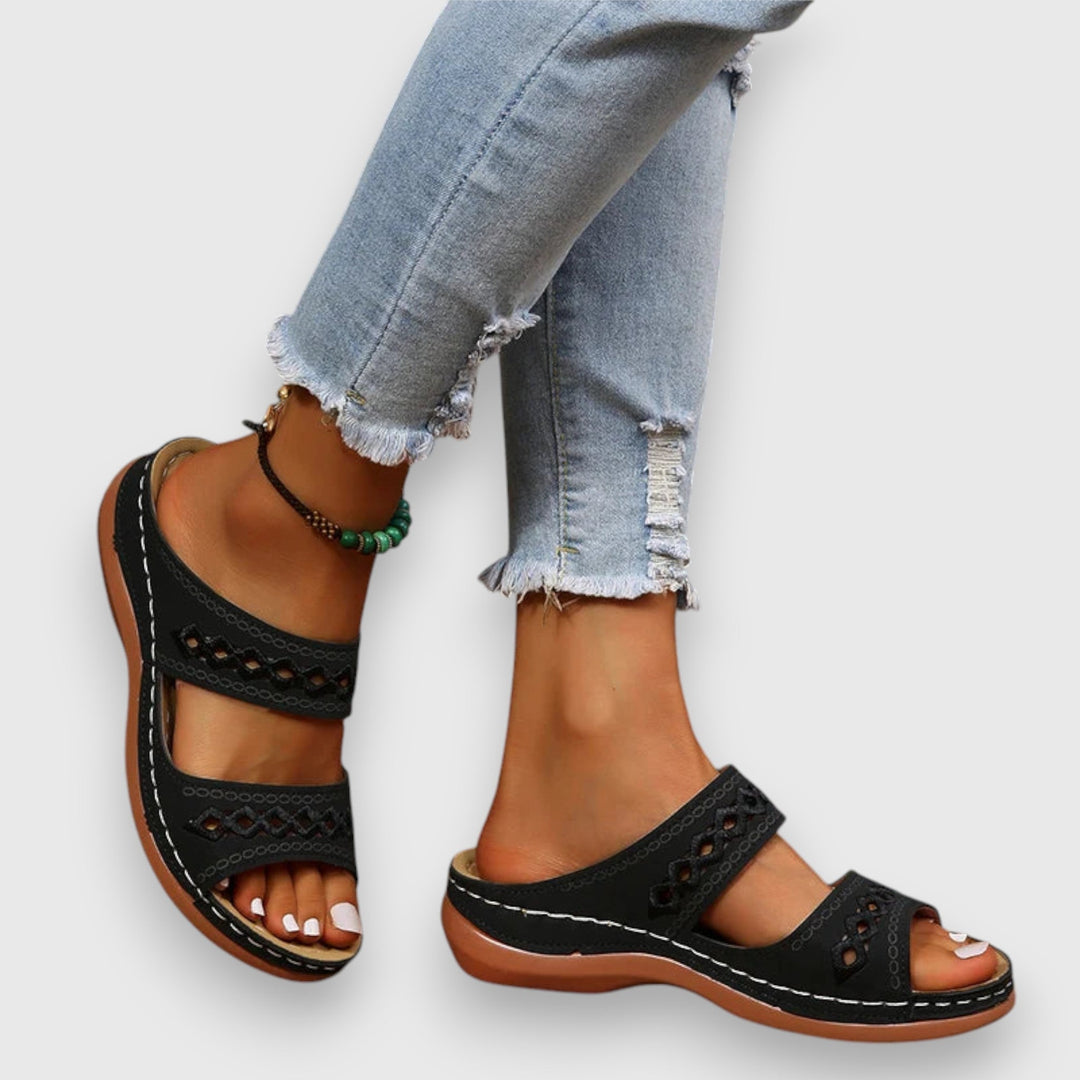 Women's comfortable wide fit sandals, ideal for everyday casual summer style.