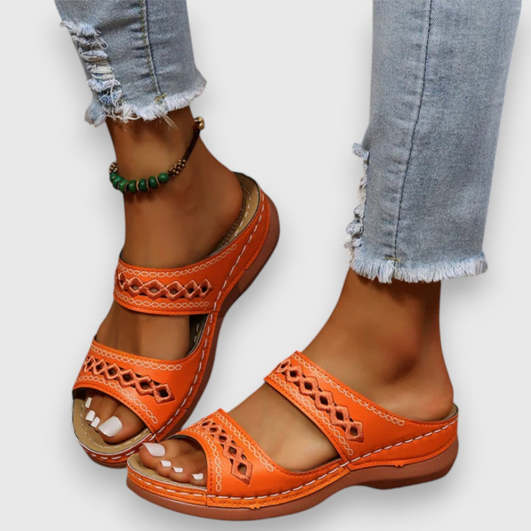 Everyday women's summer sandals, comfortable and wide fit for casual activities.