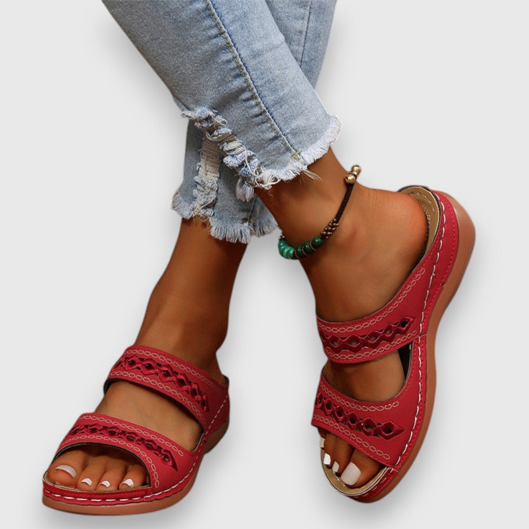Comfortable & casual wide fit women's sandals, perfect everyday summer footwear.